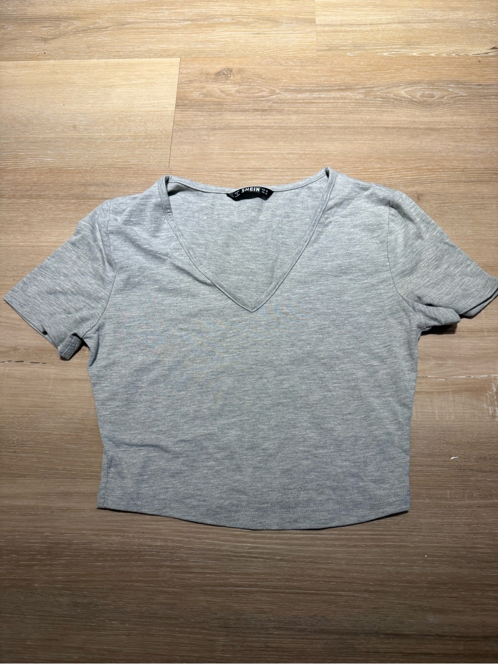 SHEIN Light Gray V-Neck Cropped Tee